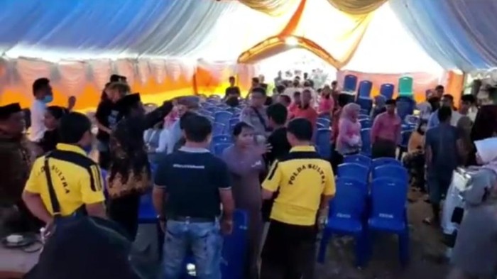 Polisi bubarkan pesta pernikahan warga di Sultra yang nekat digelar saat pandemi Corona