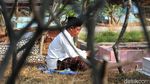Jelang Ramadhan, Warga Bekasi Nekat Ziarah Kubur di Tengah Corona