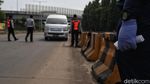 Begini Pemeriksaan PSBB di Pintu Masuk Tol Tanjung Priok