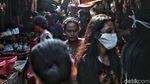 Suasana Pasar Tradisional Tanjung Priok di Hari Pertama PSBB