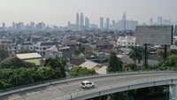 Peraturan Gubernur nomor 33 tahun 2020 yang mengatur PSBB di Jakarta pun telah diterbitkan semalam. Pergub ini memiliki 28 pasal dan mengatur semua kegiatan di DKI Jakarta, baik kegiatan perekonomian, sosial, budaya, keagamaan, pendidikan.