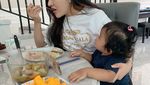 Bagi Nasi Bungkus Pakai Ferrari, Ini Kemewahan Shandy Purnamasari saat Kulineran