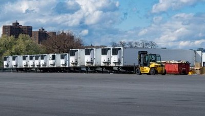 Truk Es Berbaris di New York untuk Angkut Jenazah Korban Virus Corona