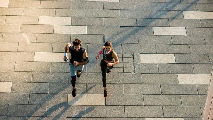 jogging joging Young couple running in the city