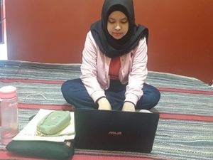 Mengajar dari Rumah, Guru Ini Ajak Siswa Pikirkan Penanganan Corona