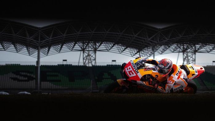 Marquez Repsol Honda Teams Spanish rider Marc Marquez takes a corner during the last day of the pre-season MotoGP winter test at the Sepang International Circuit in Sepang on February 9, 2020. (Photo by Mohd RASFAN / AFP)