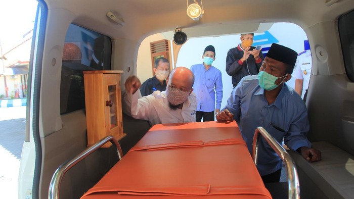 Bantuan Ambulance ke Ponpes di Banyuwangi