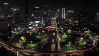 Pemerintah Provinsi (Pemprov) DKI Jakarta menampilkan lampu merah putih sebagai simbol penghargaan dan apresiasi kepada tenaga medis yang terus berjuang menyelamatkan pasien COVID-19.
