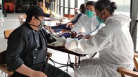 Luminor Pecenong menerapkan standart protokol yang ketat dan ada dokter yang berjaga terus untuk mengecek semua crew perusahan minyak dan karyawan operasional dalam keadaan sehat.