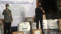 Ini merupakan penyaluran donasi tahap kedua. Tahap pertama telah diserahkan kepada Crisis Centre Gugus Tugas Percepatan Penanganan COVID-19 dan 38 puskesmas di Depok, Jawa Barat.