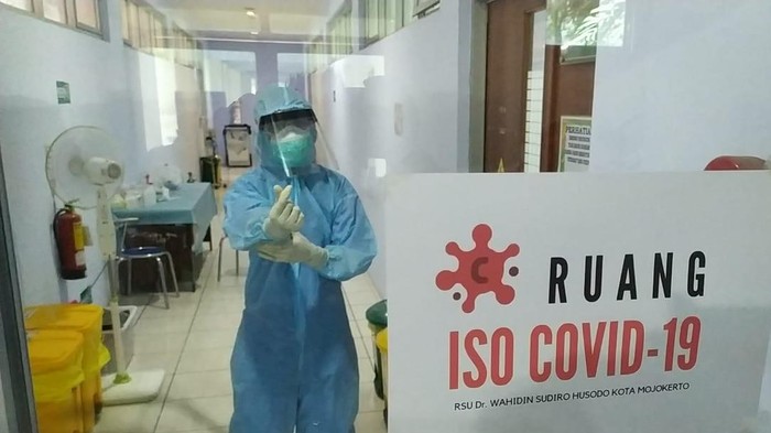 ruang isolasi di RSUD Dr Wahidin Sudiro Husodo mojokerto