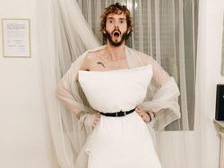 Cara Jitu Usir Bosan dengan Pillow Challenge saat #DiRumahAja