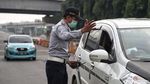 Begini Pemeriksaan PSBB di Pintu Masuk Tol Tanjung Priok