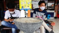 Terminal Kalideres juga menyediakan tempat untuk mencuci tangan di beberapa titik.  