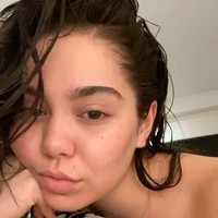 AuliiCravalho yang lahir di Kohala, Hawaii, mengawali kariernya di dunia akting sebagai pengisi suara karakter salah satu Putri Disney, Moana, pada 2016. Foto: Instagram/@auliicravalho