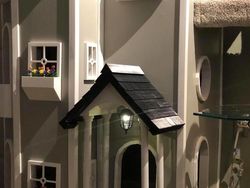 Sayang Kucing, Sang Majikan Buatkan Rumah Keren