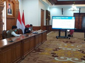 Khofifah Sarankan Warga yang Bosan WFH Bisa Work From Hotel, Mau?
