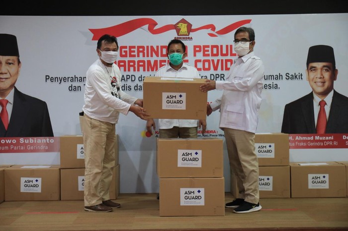 Lagi, Bantuan APD dan Masker Terus Mengalir Sebanyak 5.000 APD dan 150.000 masker disebar ke rumah sakit daerah penderita Covid-19 seperti DKI Jakarta, Jawa Barat, Banten, Sumatera Utara dan Sulawesi Selatan.
