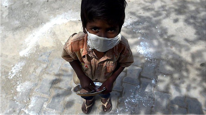 Virus corona: Karantina wilayah membuat kehidupan jutaan anak keluarga miskin di India kacau balau