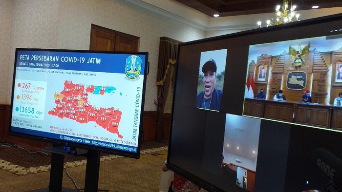 Gubernur Jawa Timur Khofifah jumpa pers di grahadi