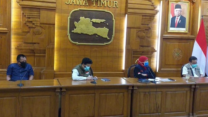 Gubernur Jawa Timur Khofifah jumpa pers di grahadi