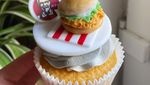 Gemas! 10 Cupcake Ini Dihiasi Miniatur Makanan
