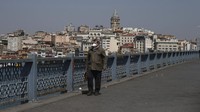 Sedikitnya 31 kota, termasuk ibu kota Ankara dan kota Istanbul, berada di bawah lockdown selama dua hari.