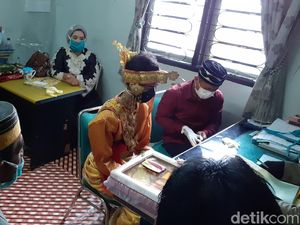 Masa Pandemi COVID-19, KUA Tamalate Makassar Gelar Akad Nikah di Kantor