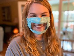 Postingan Foto Masker Netizen dari Keren hingga Bikin Ngakak