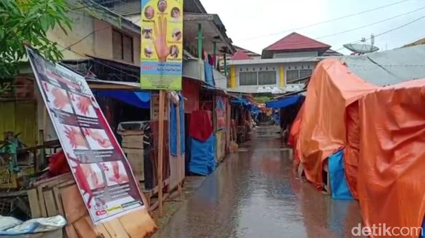 Sejumlah kelurahan di Kendari berlakukan karantina wilayah setelah keluarnya surat edaran dari Walkot Kendari (Sitti Harlina/detikcom)