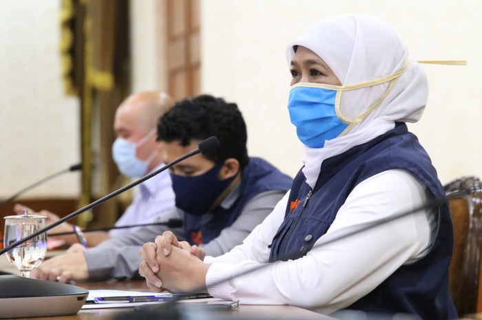 Gubernur Jawa Timur Khofifah jumpa pers di grahadi