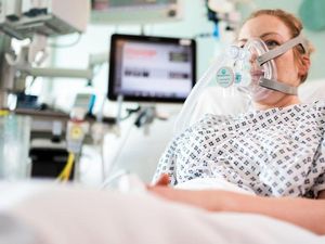 Peneliti-Sukarelawan Berupaya Ciptakan Ventilator Sederhana bagi Pasien Corona