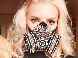 Postingan Foto Masker Netizen dari Keren hingga Bikin Ngakak