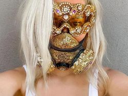 Postingan Foto Masker Netizen dari Keren hingga Bikin Ngakak