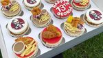 Gemas! 10 Cupcake Ini Dihiasi Miniatur Makanan
