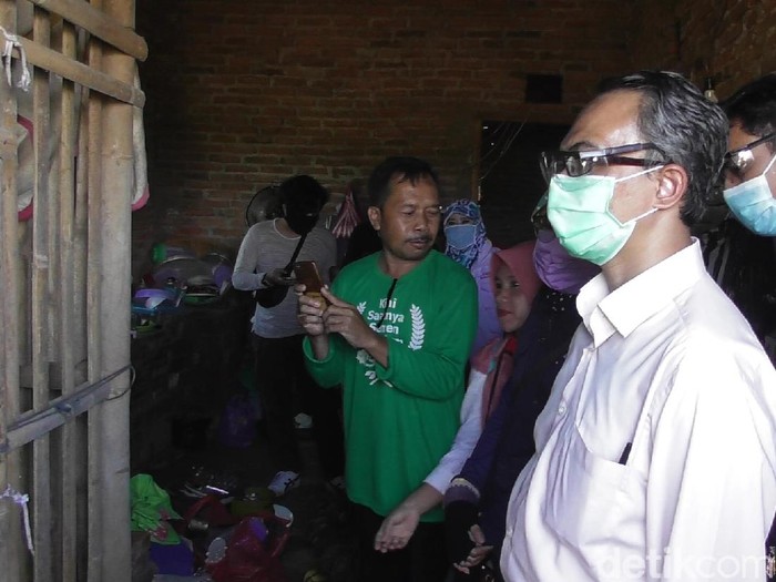 Tim RSI Banjarnegara datangi rumah pasiennya, Sabtu (11/4/2020).