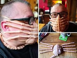 Postingan Foto Masker Netizen dari Keren hingga Bikin Ngakak