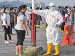 Studi: Banyak Ngomong dan Bersuara Keras Mudah Tularkan Virus Corona