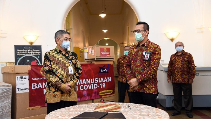 BIN serahkan bantuan alat laboratorium biologi molekuler kepada LBM Eijkman untuk penanganan virus Corona