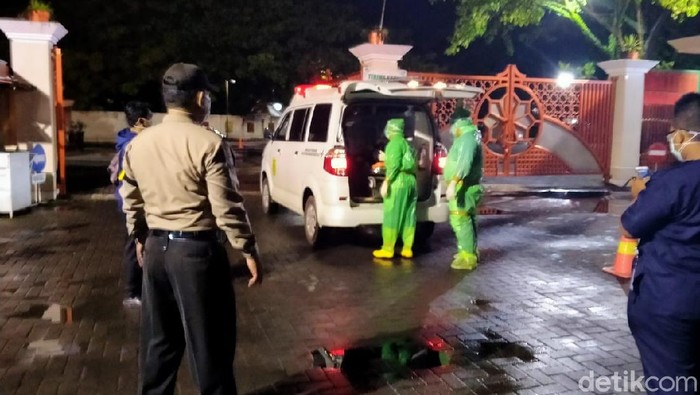 Pria asal Surabaya dievakuasi ke RS di Banjarmasin