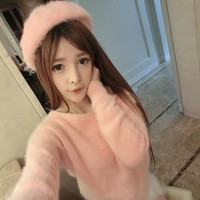 Mata besarnya yang indah, bentuk hidung yang kecil dan berstruktur serta tubuhnya yang ramping, benar-benar membuat Wang Jia Yun menyerupai boneka. Foto: Instagram