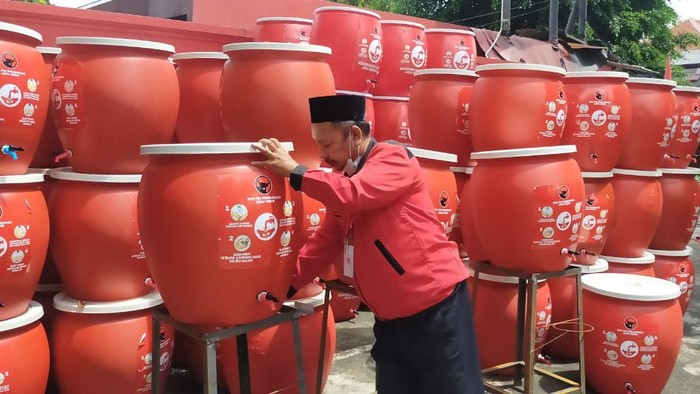 PDIP Jatim Terus Kebut 1 Juta Masker dan 1.000 Tempat Cuci Tangan