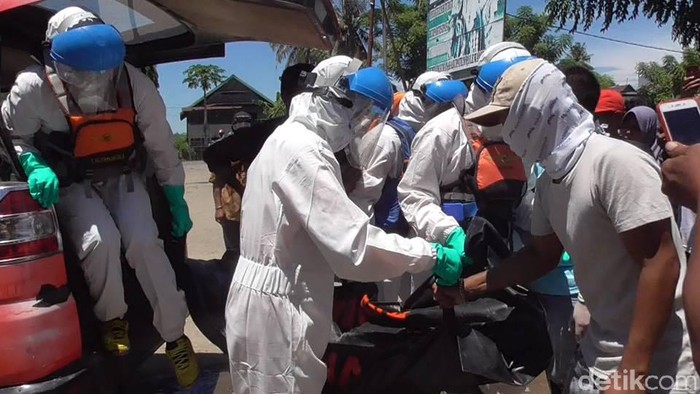 Pejudi Sabung Ayam di Polman Ditemukan Tewas, Jenazah Dievakuasi Petugas Ber-Hazmat