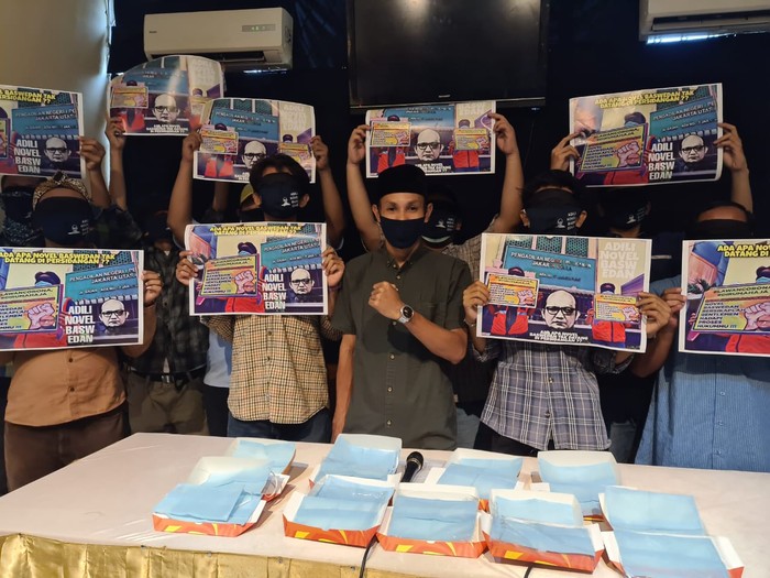 Desak Kejagung Tuntaskan Kasus Novel Baswedan Kasus sarang bulung walet yang melibatkan Novel Baswedan didesak sejumlah aktivis untuk diselesaikan.