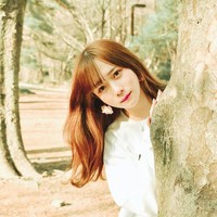 Puutan benar-benar terlihat seperti siswi Asia dalam balutan pakaian feminin dan rambut yang panjang. Foto: Instagram