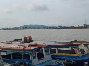 Pagi yang Asyik di Tepian Sungai Mahakam