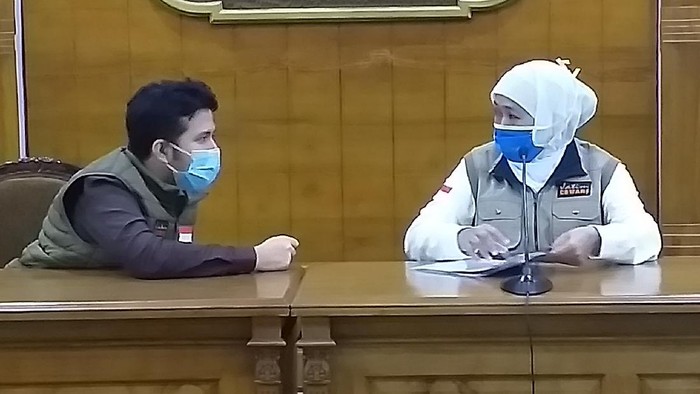 Gubernur Jawa Timur Khofifah jumpa pers di grahadi