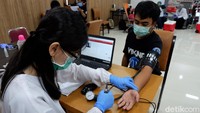PMI Kota Bandung telah menerapkan physical distancing atau jaga jarak untuk memutus rantai penyebaran virus Corona.