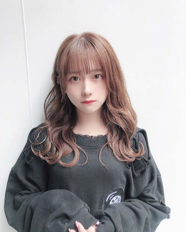 Pria Jepang yang menguasai seni tata rias dan manipulasi foto untuk berpose sebagai wanita tampaknya menjadi tren di Negeri Matahari Terbit ini. Penampilan pria bernama Puutan yang menyamar sebagai siswi ini pun mengacaukan pikiran orang-orang. Foto: Instagram