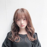 Pria Jepang yang menguasai seni tata rias dan manipulasi foto untuk berpose sebagai wanita tampaknya menjadi tren di Negeri Matahari Terbit ini. Penampilan pria bernama Puutan yang menyamar sebagai siswi ini pun mengacaukan pikiran orang-orang. Foto: Instagram